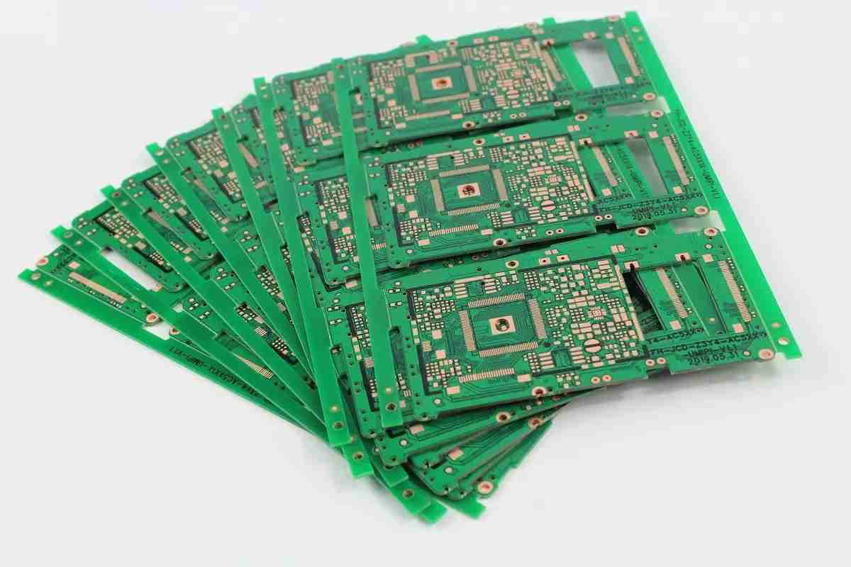 ?為PCB制造商提供數(shù)?；旌闲盘?hào)PCB設(shè)計(jì)